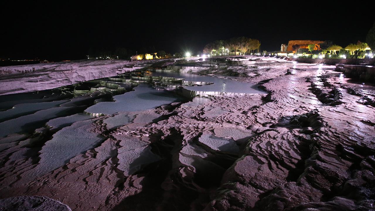 pamukkale-gece-muzeciligi-aa-2403538.jpg