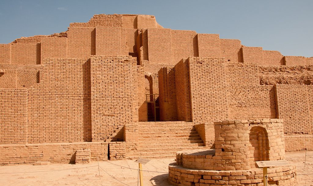  İran'ın 1925'te ele geçirdiği Irak'ın Ahvaz kentindeki Elam dönemine ait Ziggurat Tapınağı'nın kalıntısı.